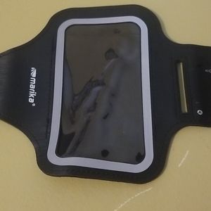 Arm band for cell phone